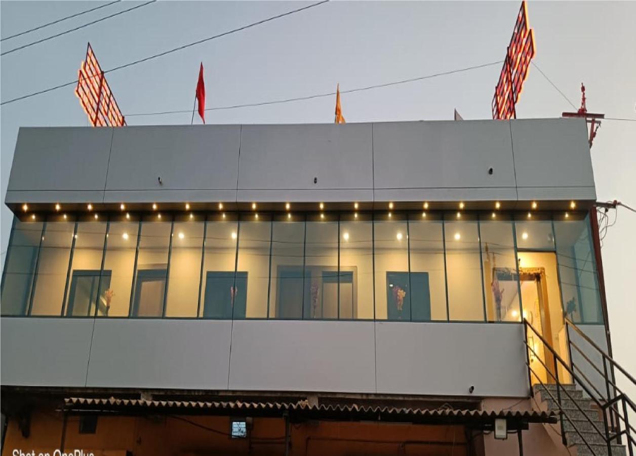 Hotel Fun Park Sanand Bagian luar foto