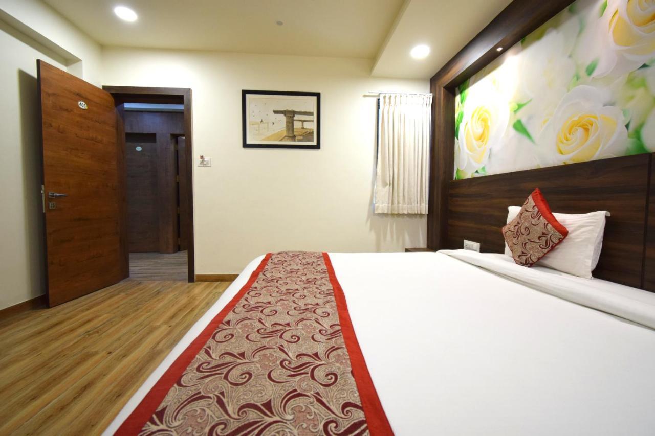 Hotel Fun Park Sanand Bagian luar foto