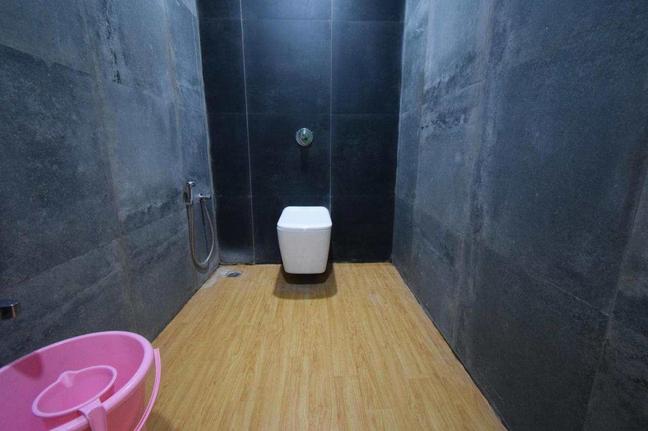 Hotel Fun Park Sanand Bagian luar foto